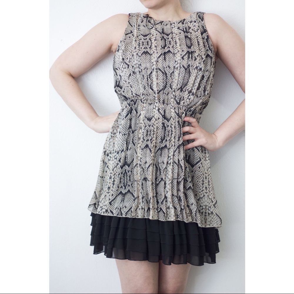 ☀️Jessica Simpson Ruffle Snakeskin Dress